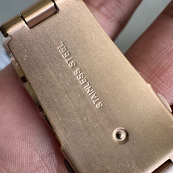 NWT rose gold Apple Watch band Stainlees steel 38/40mm - Picture 7 of 7